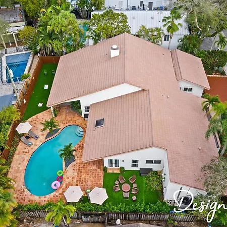 Charming 9Br New-Build Home W Heated Pool & Games